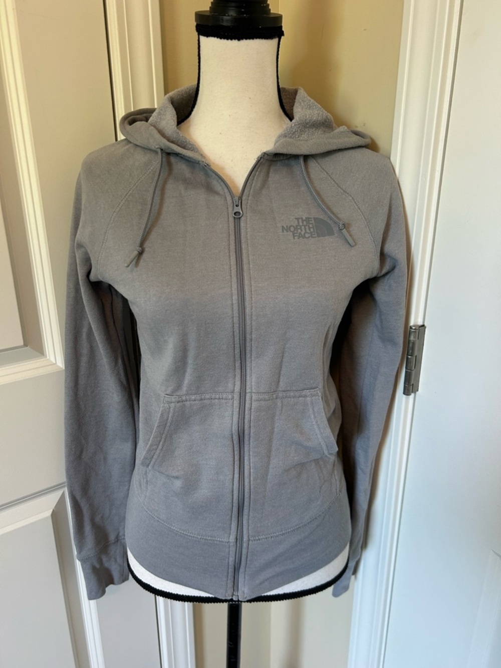 The North Face Women's Light Gray Full-Zip Hooded Sweatshirt